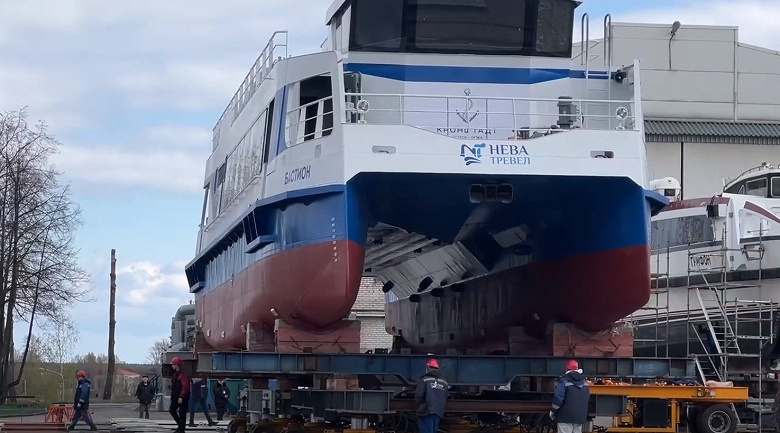 В Санкт-Петербурге на воду спустили катамараны «Бастион» и «Форт Тотлебен»